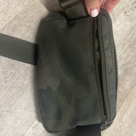 Everywhere belt bag 1L - Picture 3 of 3